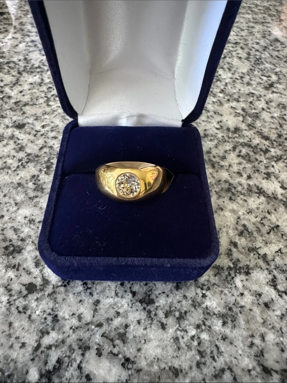 Gold Signet Ring with Center Stone -Size 8/9 - NWT